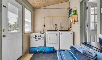 2 E MAIN St, Carlisle, PA 17015