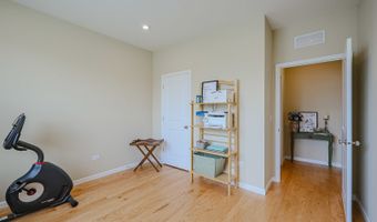 580 N Highlander Way, Addison, IL 60101