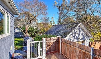 93 Narragansett Ave, East Providence, RI 02915