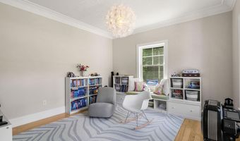 32 Settlers Ct, Bedford, NH 03110