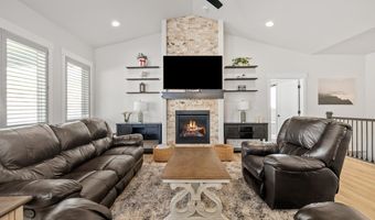 5712 CARMEL Dr, Cheyenne, WY 82009