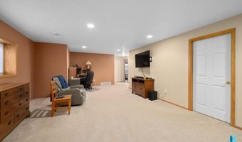 1012 E Magnolia Dr, Brandon, SD 57005
