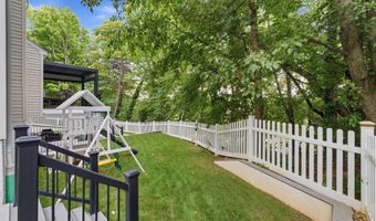 705 N ASHTON St, Alexandria, VA 22312