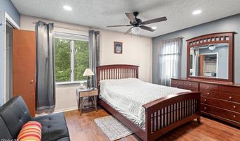 7 Hawthorn Cir, Albany, NY 12203