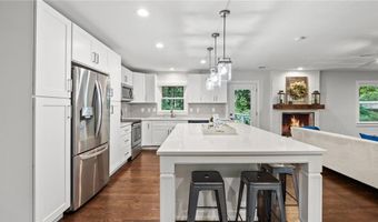 204 Cold Creek Dr, Alpharetta, GA 30009