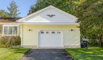 35 Maple Ave, Villas, NJ 08251