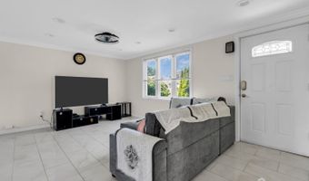3 N Smith St N, Avenel, NJ 07001
