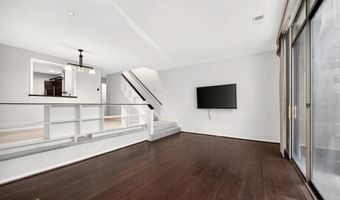 2212 S RANDOLPH St 1, Arlington, VA 22204