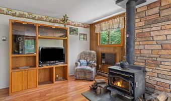 70 Meredith Ln, Barnstead, NH 03225
