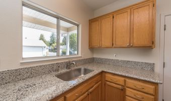 1747 Eardley Ave, Santa Rosa, CA 95401
