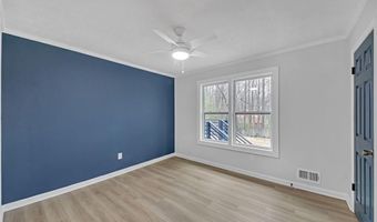 137 Creekview Dr, Woodstock, GA 30188