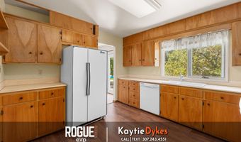 1320 Kingsbury Dr, Casper, WY 82609