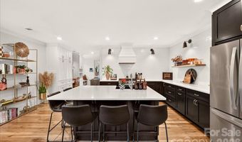 3020 Holt St, Charlotte, NC 28205