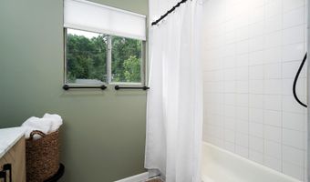 209 HILLWOOD Dr, Alabaster, AL 35007