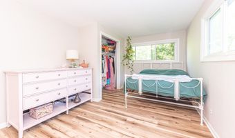 275 Highlake Ave, Ann Arbor, MI 48103
