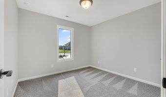 5165 Greyson Heights Dr, Auburn, IN 46706