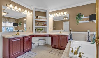 6 Surle Ct, Bayville, NJ 08721