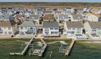 8 Jibsail Dr, Bayville, NJ 08721