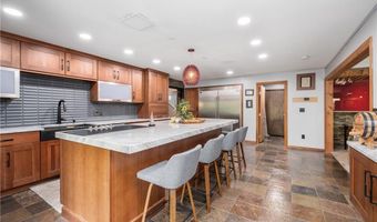 24 Lincoln Dr, North Smithfield, RI 02896
