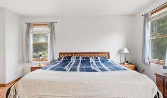 106 Halfmoon Dr, Altamont, NY 12009