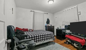 21 Slocum St, Newport, RI 02840