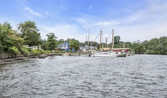 99 Holly Ln, Bayville, NJ 08721