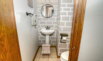 908 Mocking Bird Dr, Antioch, IL 60002