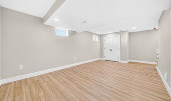 8 Country Ln, Billerica, MA 01821
