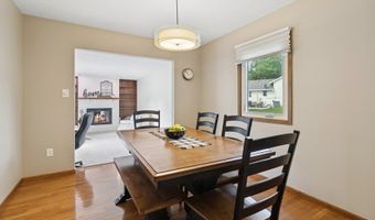 1304 7th St NW, Altoona, IA 50009