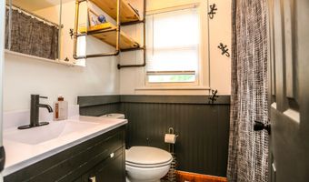 1724 S 1st St, Aberdeen, SD 57401