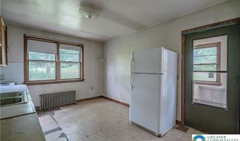79 Mountain Lake Rd, Belvidere, NJ 07823