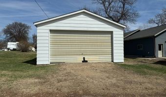 1005 6th St, Britton, SD 57430