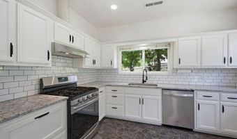 202 N Walnut St, Anderson, MO 64831