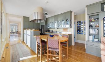9 Hope St, Bristol, RI 02809