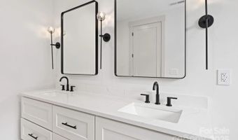 325 Avery Trail Dr 34, Arden, NC 28704