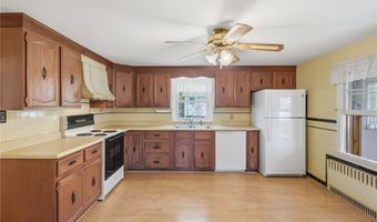 15 Valley View Dr, Cumberland, RI 02864