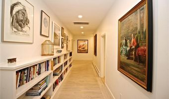 215 Coggeshall Ave, Newport, RI 02840