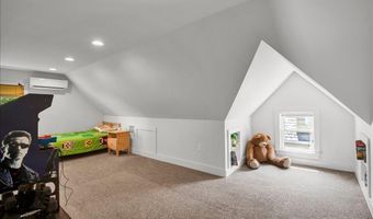 16 Isham St, Burlington, VT 05401