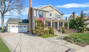 15 Foxcroft Rd, Albertson, NY 11507