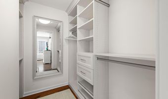 10 11TH St, Beach Haven, NJ 08008