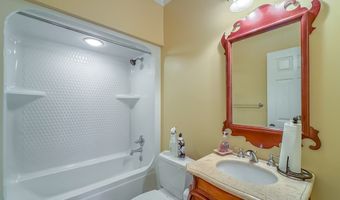 115 Lakeside Ln, Bainbridge, GA 39819