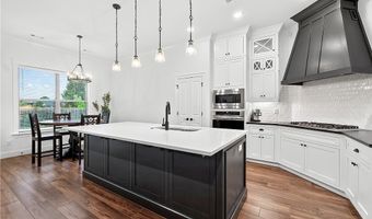 1902 SW Edinburgh Ave, Bentonville, AR 72713