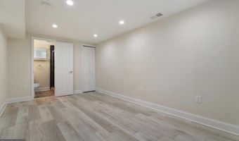 2000 S LANGLEY St, Arlington, VA 22204