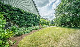 48 Old Searsport Ave, Belfast, ME 04915