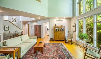 555 Glendale Cir, Ann Arbor, MI 48103