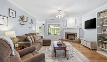 133 LAKE Ter, Alabaster, AL 35007