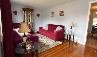 124 Zinnia Dr, Cranston, RI 02920