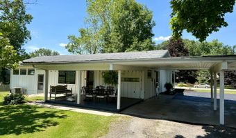 112 S 2nd St, Batesville, IN 47006