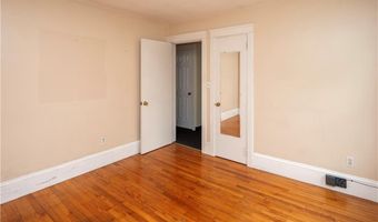 14 Dexter St, Newport, RI 02840