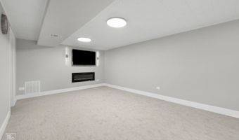 1166 S Highland Ave, Arlington Heights, IL 60005